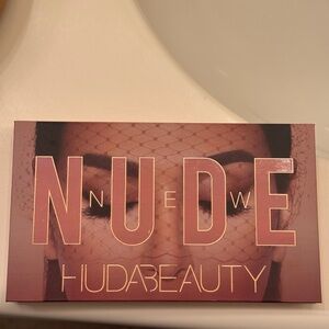 Huda Beauty Nude Eyeshadow Palette